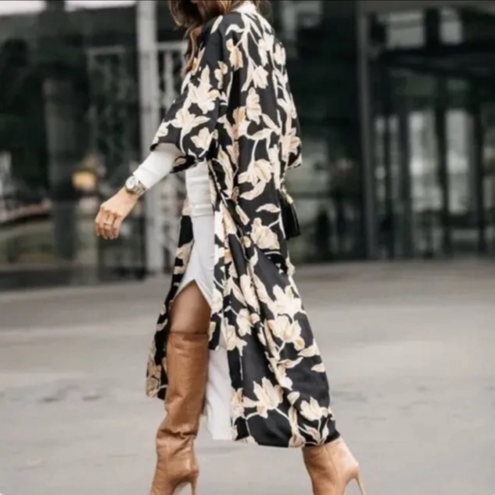 Maison Du Soir Selena Kimono S/M Black Gold Floral Belt Duster Jacket Robe J7 - Picture 1 of 12